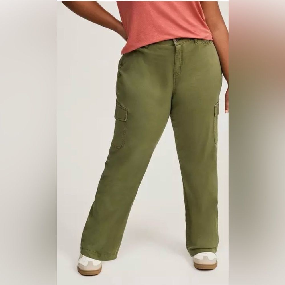 Torrid Straight Cargo Pocket High Rise Pant Green Size 14 TALL NWT IN PACKAGE